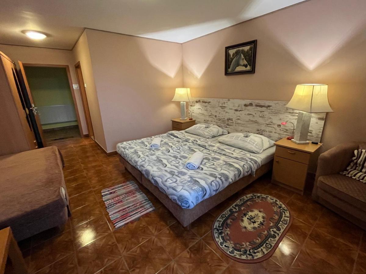 Erdei Vendeghaz Hotel Bogot ภายนอก รูปภาพ