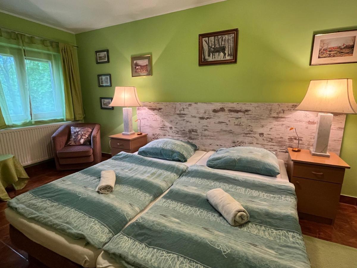 Erdei Vendeghaz Hotel Bogot ภายนอก รูปภาพ